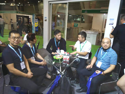 滁州市門窗幕墻協會組織參觀2019年第三屆安徽國際綠色建筑材料及裝飾材料博覽會滁州市門窗幕墻協會